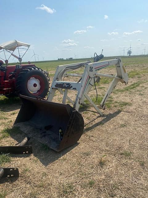 Image of International Harvester 574 equipment image 3