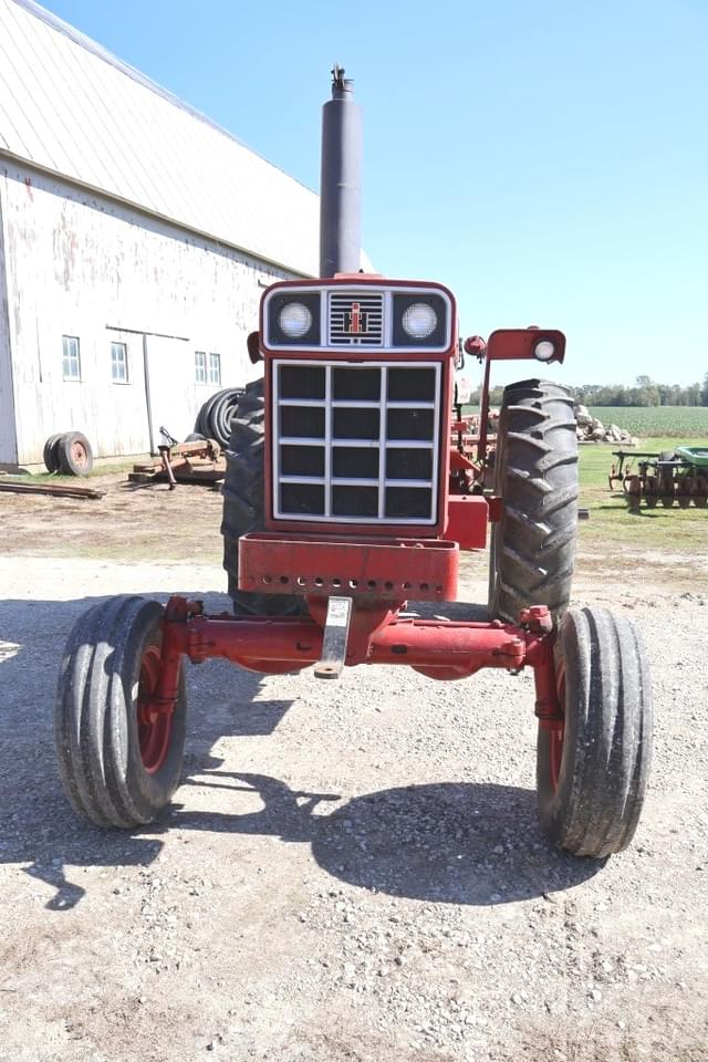 Image of International Harvester 666 equipment image 3