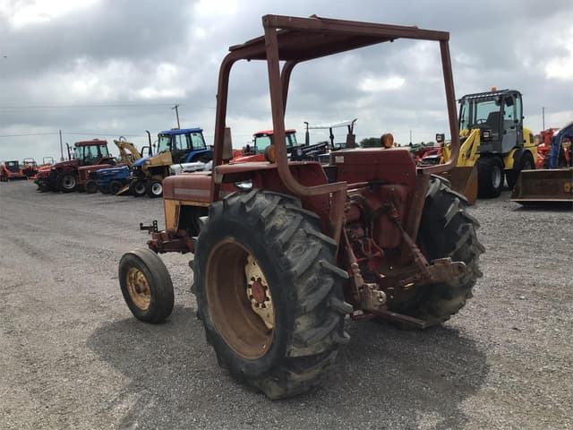 Image of International Harvester 674 equipment image 4