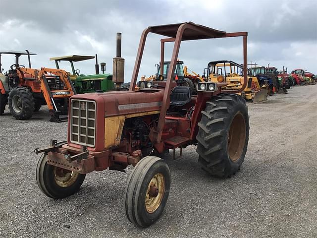 Image of International Harvester 674 equipment image 1