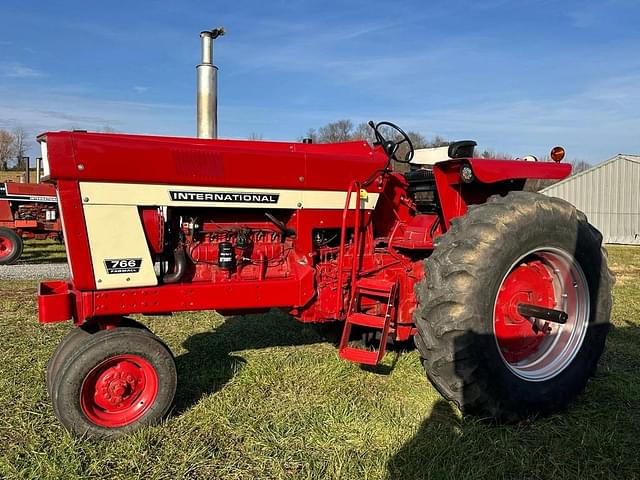 Image of International Harvester 766 equipment image 3