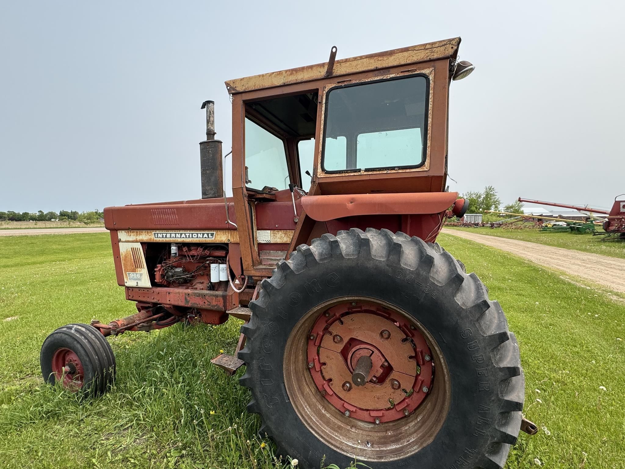 1975 International Harvester 966 Equipment Image0