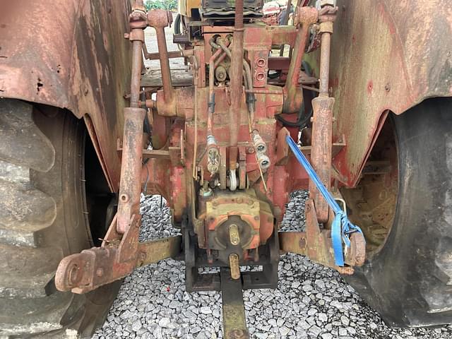 Image of International Harvester 966 equipment image 3