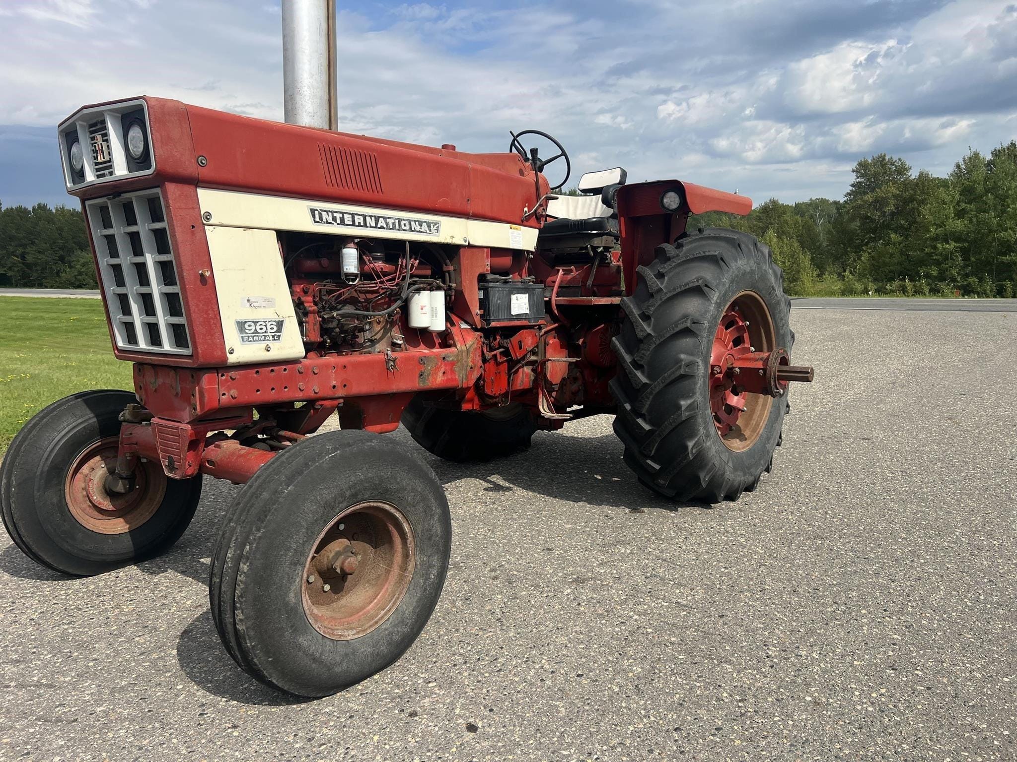 1975 International Harvester 966 Equipment Image0