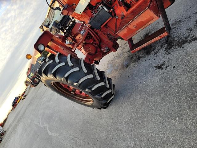 Image of International Harvester 966 equipment image 4