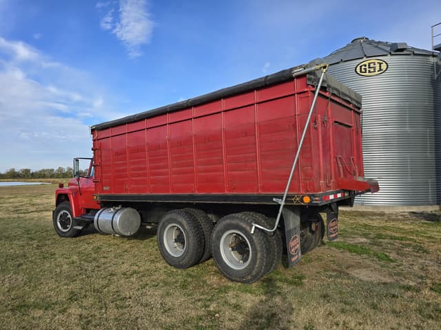 Image of International F1800 equipment image 3