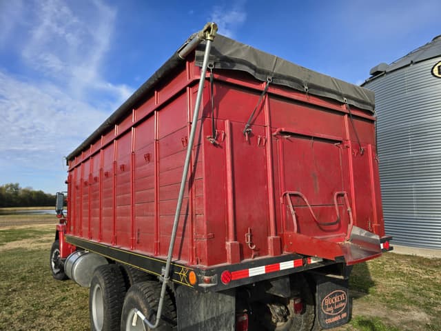 Image of International F1800 equipment image 4