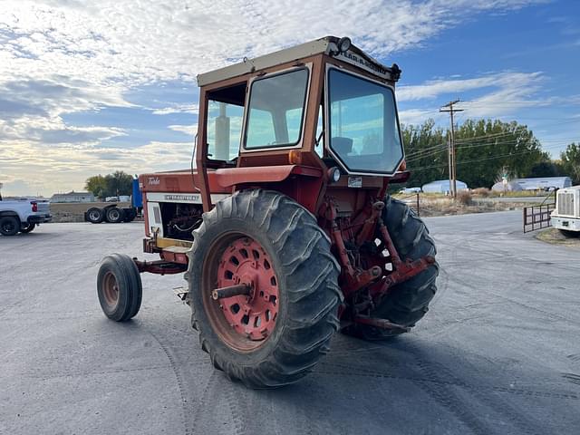 Image of International Harvester 1066 equipment image 2