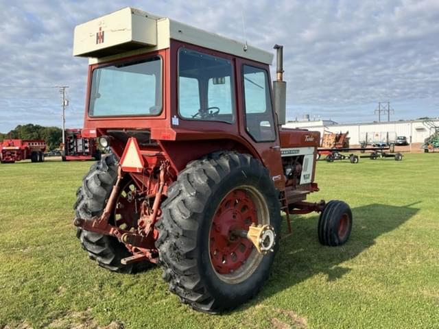 Image of International Harvester 1066 equipment image 4