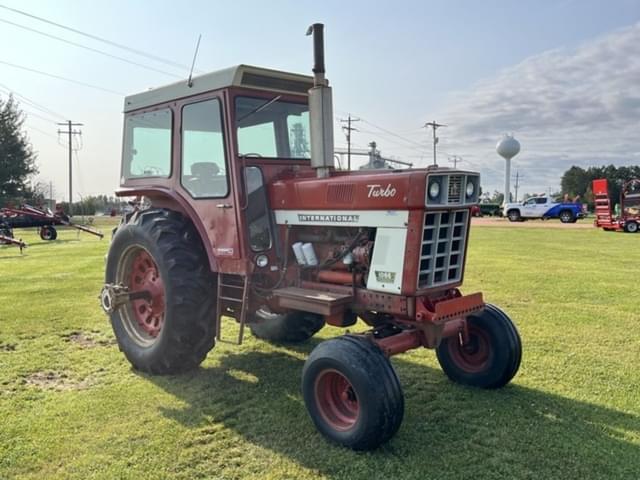 Image of International Harvester 1066 equipment image 2