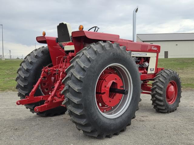 Image of International Harvester 1466 equipment image 4
