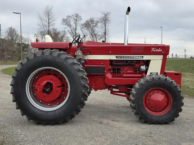 Image of International Harvester 1466 equipment image 3