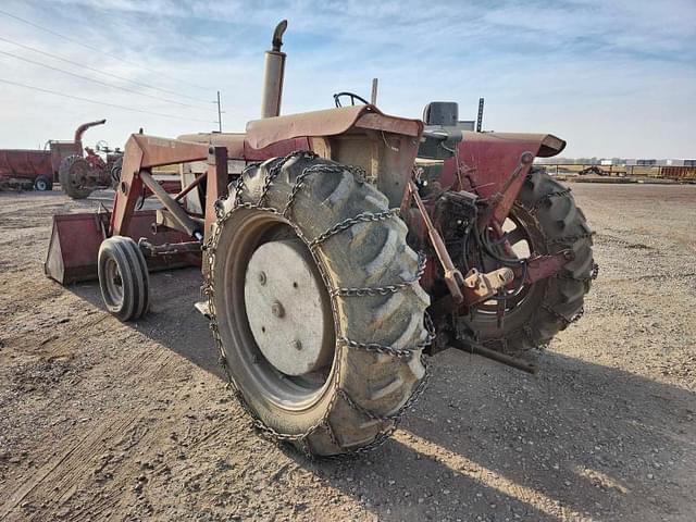 Image of International Harvester 666 equipment image 3