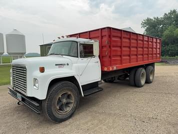 Main image International Loadstar 1700