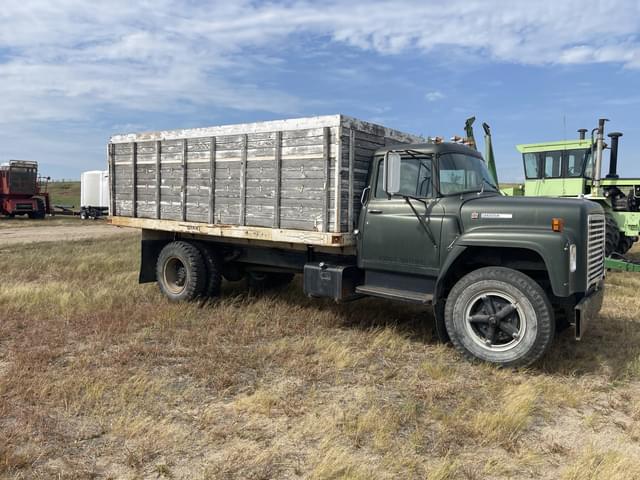 Image of International Loadstar 1700 equipment image 1