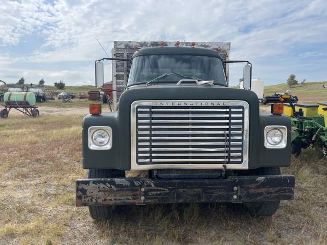 Image of International Loadstar 1700 equipment image 4
