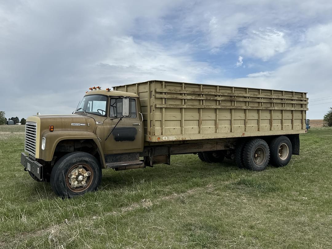 Image of International Loadstar 1800 Primary image