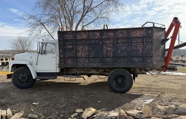 Image of International Loadstar 1600 equipment image 1