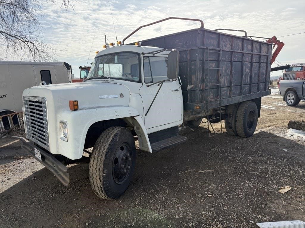 1975 International Loadstar 1600 Equipment Image0