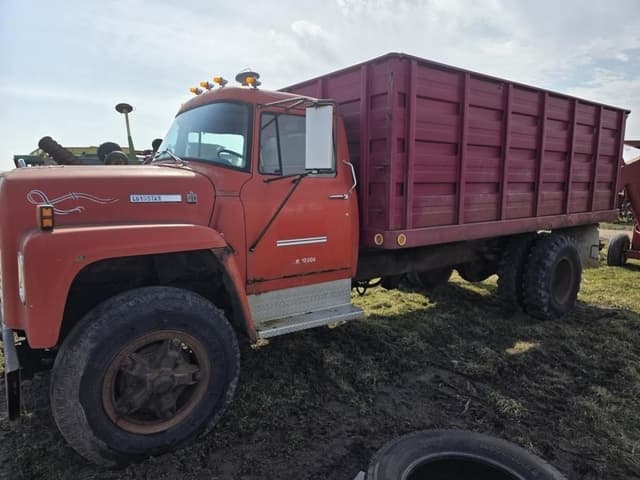 Image of International Loadstar 1800 equipment image 1