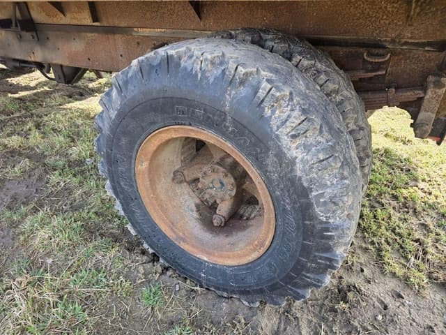 Image of International Loadstar 1800 equipment image 3