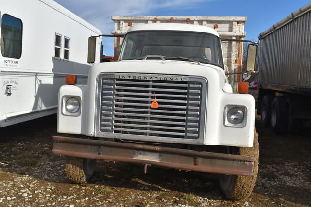 Image of International Loadstar 1600 equipment image 1