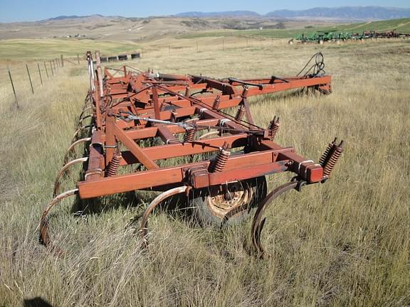 Image of International Harvester 55 equipment image 4