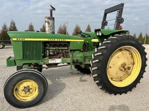 1975 John Deere 2030 Image