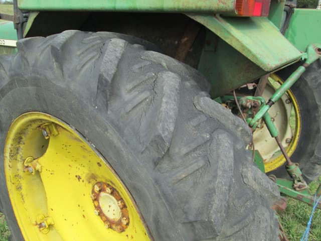 Image of John Deere 2030 equipment image 4