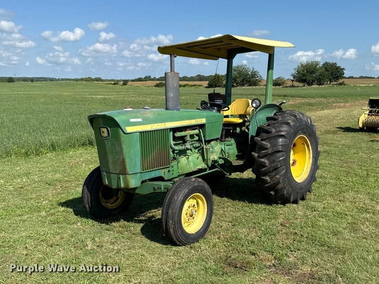 1975 John Deere 2030 Equipment Image0