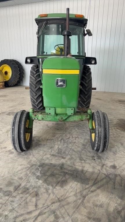 Image of John Deere 4030 equipment image 2