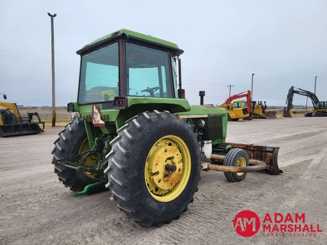 Image of John Deere 4030 equipment image 2