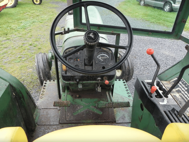 Image of John Deere 4230 equipment image 2
