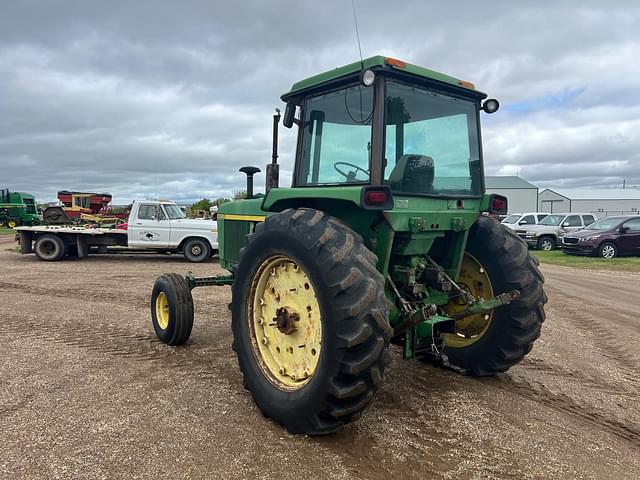 Image of John Deere 4230 equipment image 2