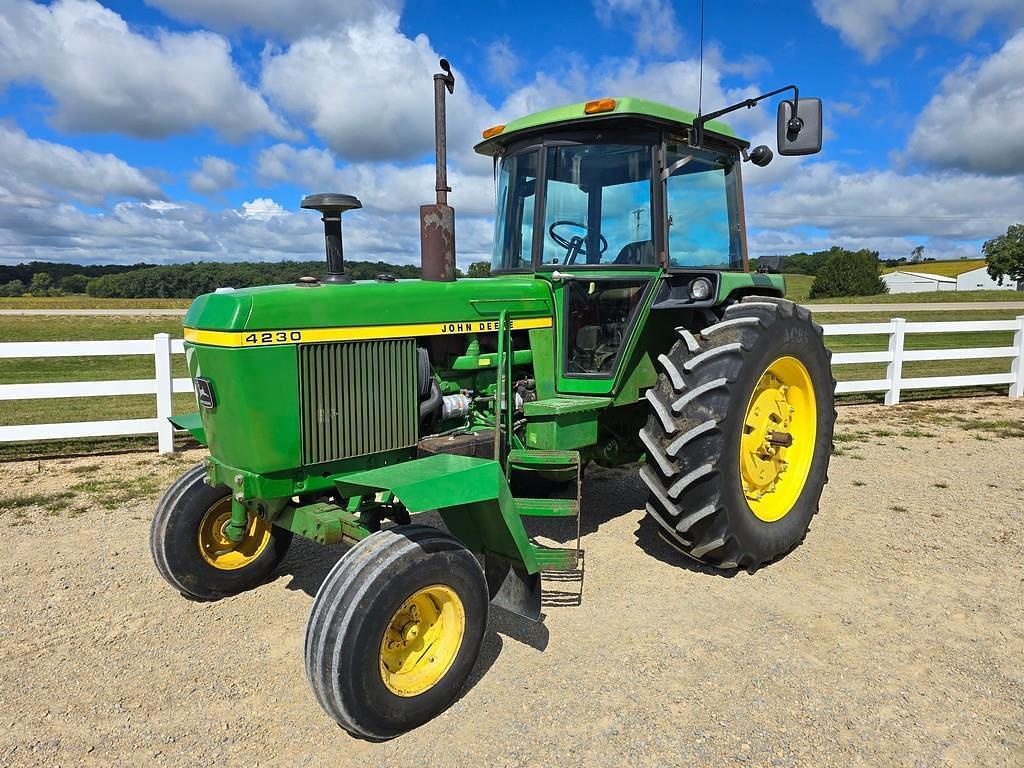 Image of John Deere 4230 Primary image