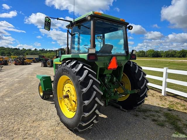 Image of John Deere 4230 equipment image 2