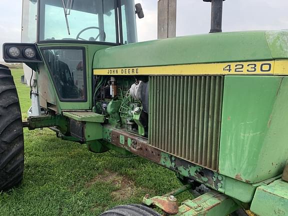 Image of John Deere 4230 equipment image 2