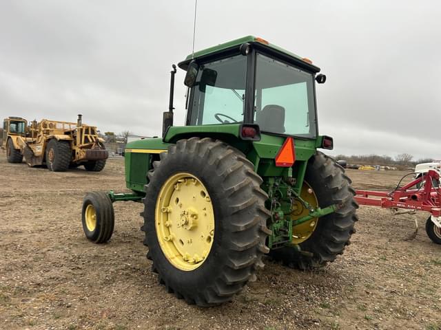 Image of John Deere 4230 equipment image 2