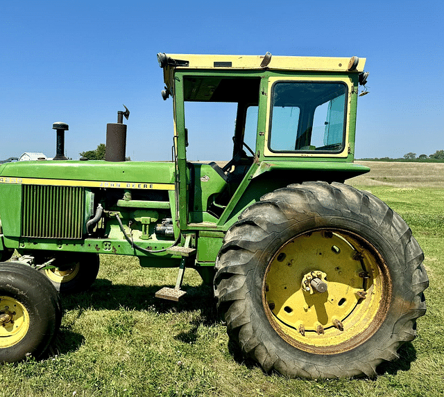 Image of John Deere 4230 equipment image 2