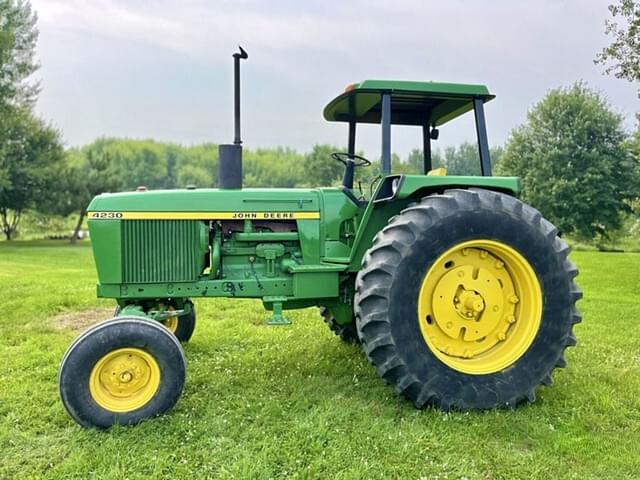 Image of John Deere 4230 equipment image 2