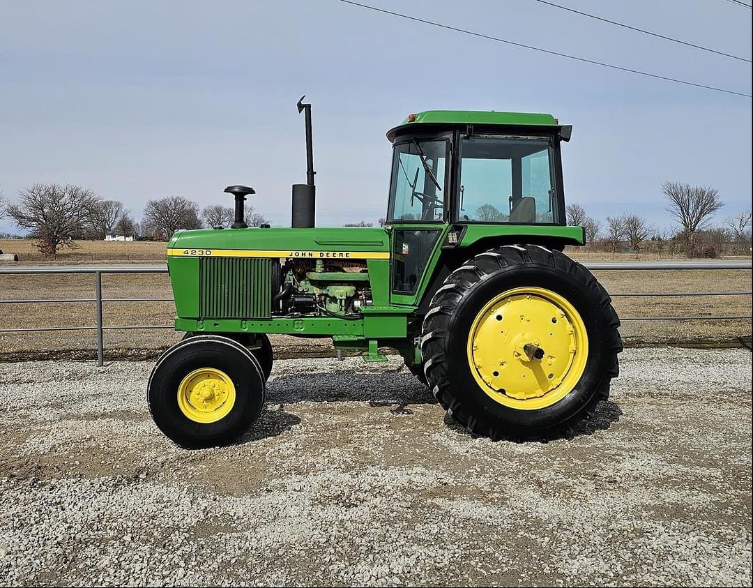 Image of John Deere 4230 Primary image