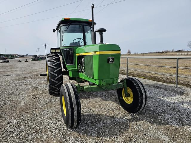 Image of John Deere 4230 equipment image 4