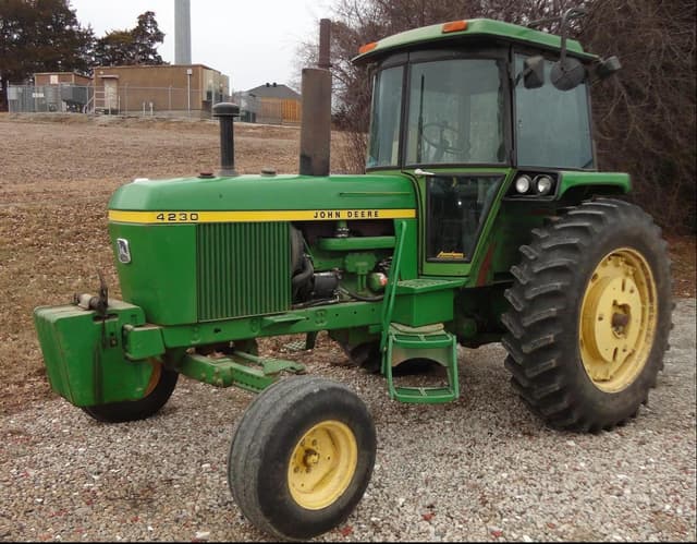 Image of John Deere 4230 equipment image 4