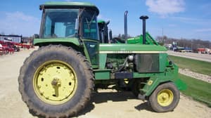 1975 John Deere 4230 Image