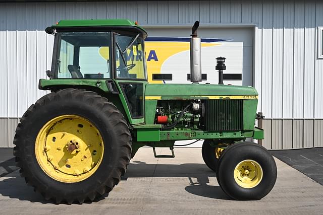 Image of John Deere 4230 equipment image 1