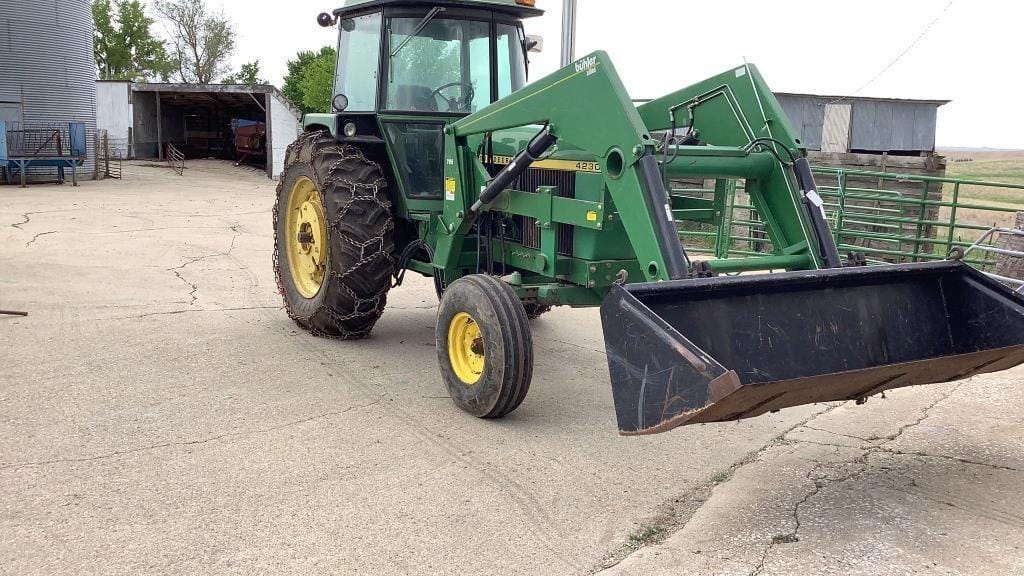 Main image John Deere 4230