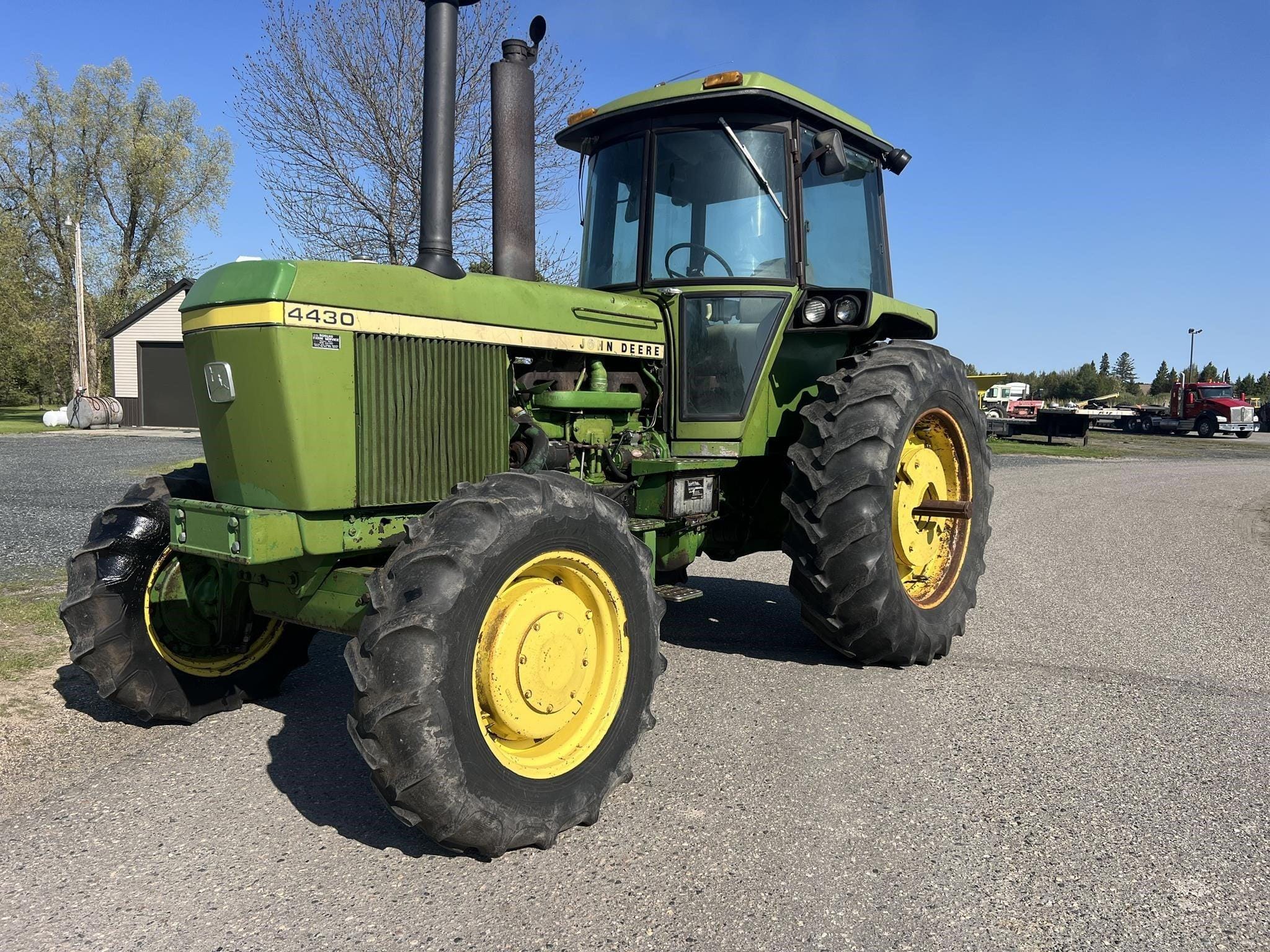 1975 John Deere 4430 Equipment Image0