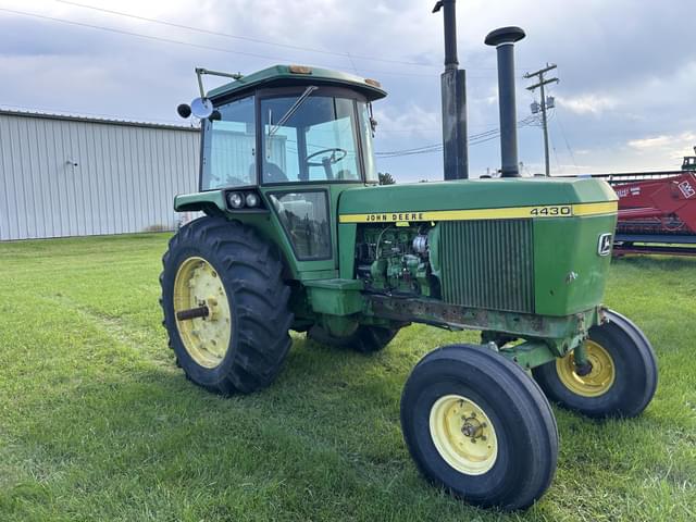 Image of John Deere 4430 equipment image 2