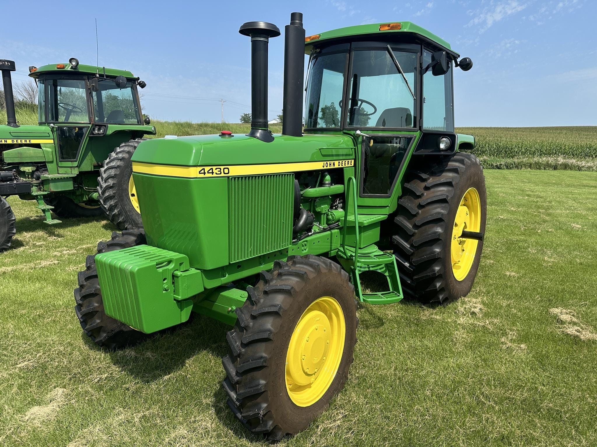 1975 John Deere 4430 Equipment Image0