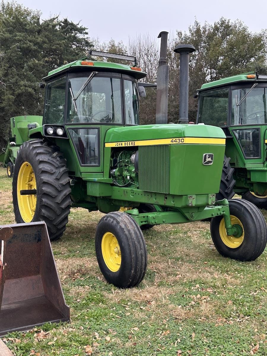 1975 John Deere 4430 Equipment Image0